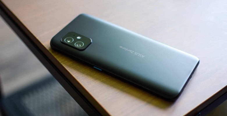 Камеру компактного флагмана Asus Zenfone 8 оценили примерно на уровне Google Pixel 5 и iPhone 12